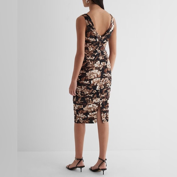 Express Elegant Ruched Floral Midi Dress – Black, Brown & Beige – size 4 - Picture 2 of 16